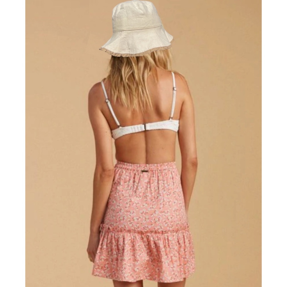 Reversible Linen Ruffle Hem Bucket Hat - Picture 1 of 10